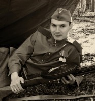    1943 )))